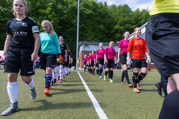 Bild 3 - B-Juniorinnen Pokalfinale SV Henstedt Ulzburg - SG Holstein Sued : 2:0